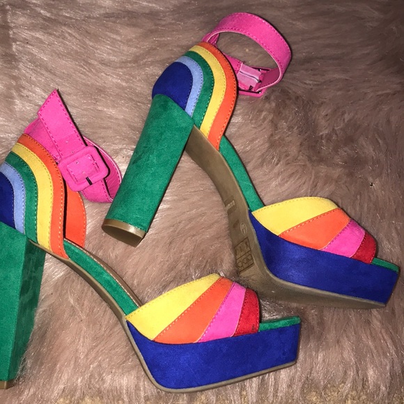 Platforms - Picture 2 of 2